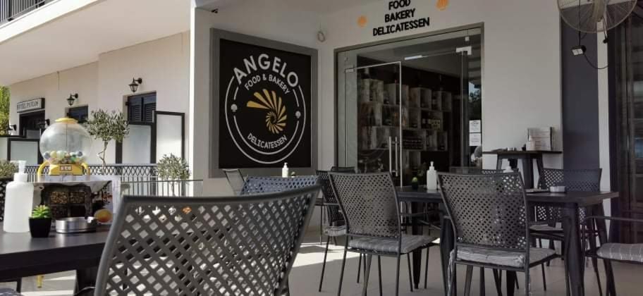 Angelo Cafe Hotel Tolón Exterior photo